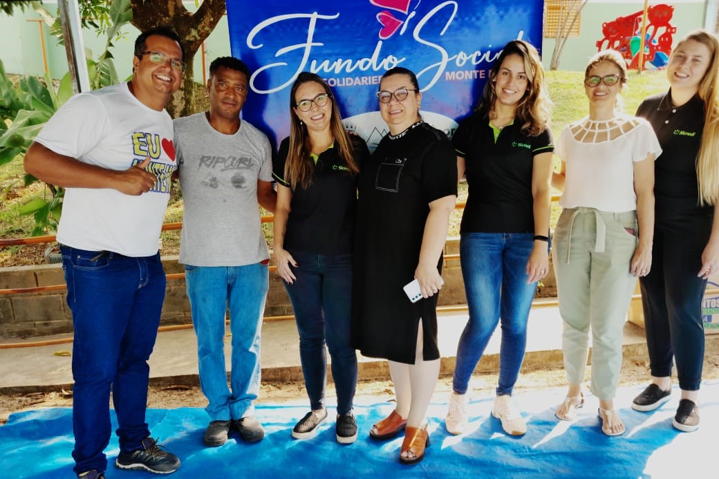 O Fundo Social de Solidariedade de Monte Mor, nesta sexta-feira (27) realizou o seu 15º Varal Solidário, na escola municipal Jorge Chaud, no Jardim Moreira, em Monte Mor.