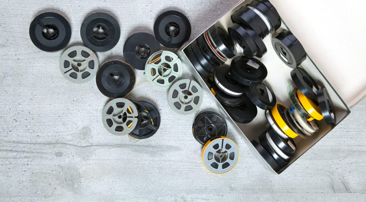 Oficina do projeto estadual Pontos MIS ensina a fazer filmes em Super-8, em Hortolândia