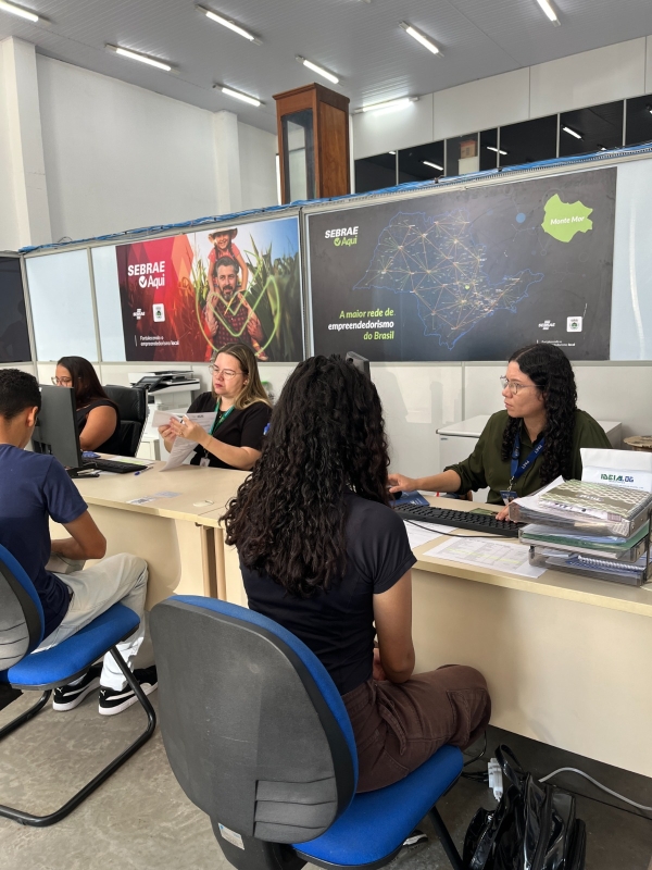 MONTE MOR LEVA EMPREGO PARA OS BAIRROS E AMPLIA ACESSO COM NOVO PAET E FEIRÃO DE OPORTUNIDADES